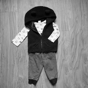 Carter's Cuddly Vest Set